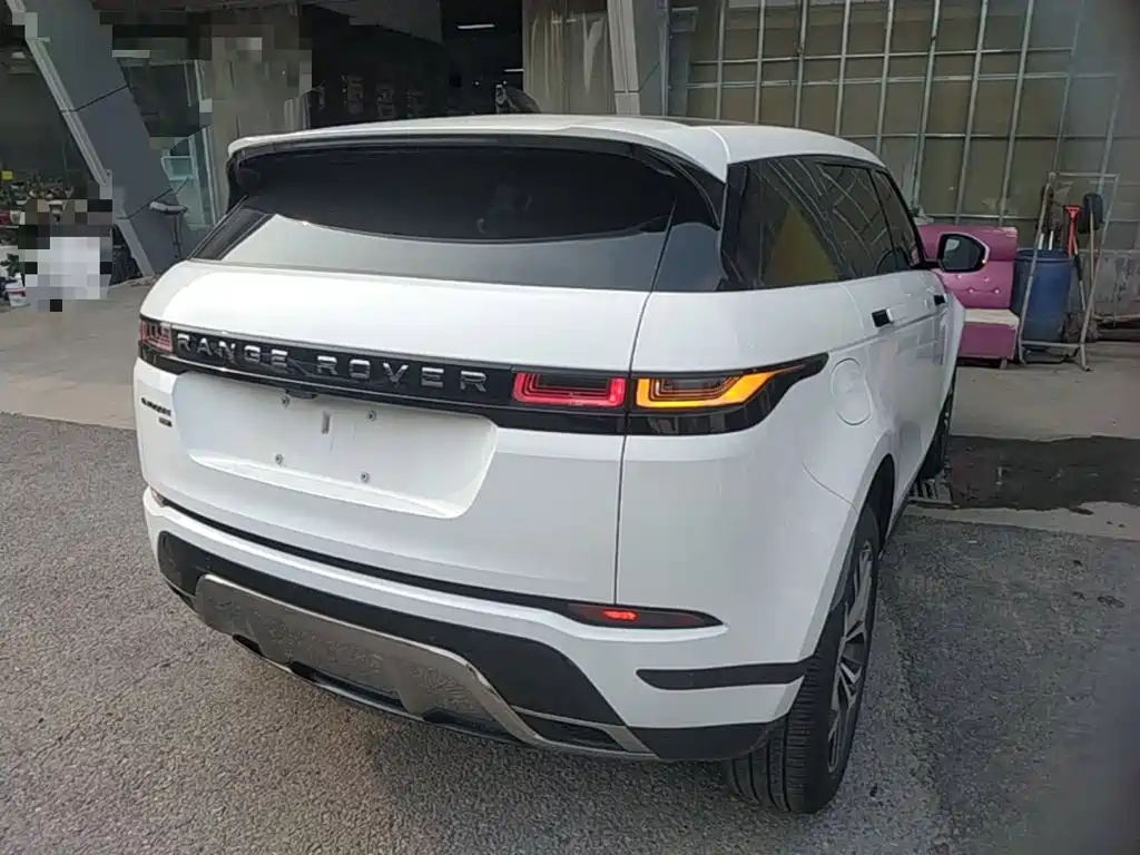 Land Rover Evoque 2023 — фото 7