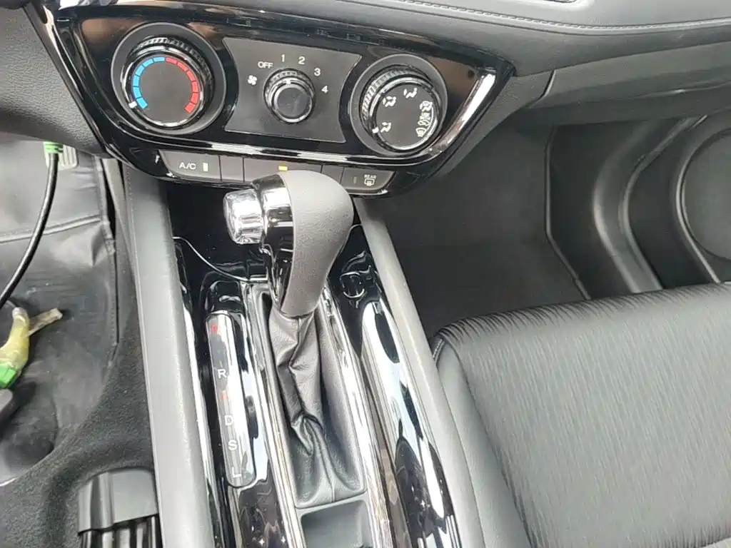 Honda Vezel 2020 — фото 10