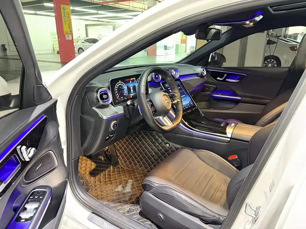 Mercedes-Benz C-Class 2023 — фото 3