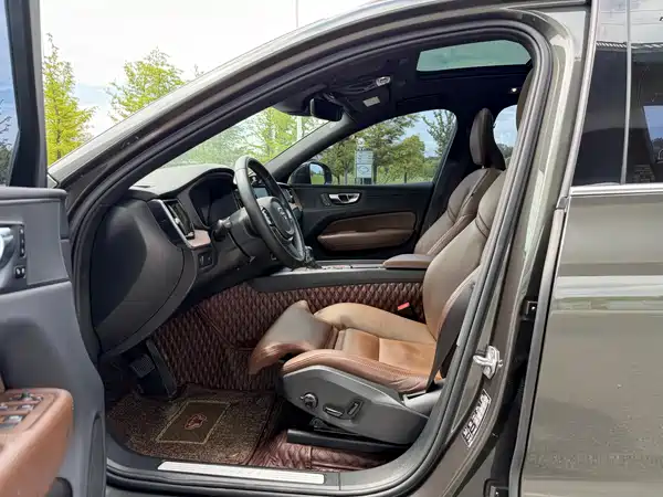 Volvo XC60 2021