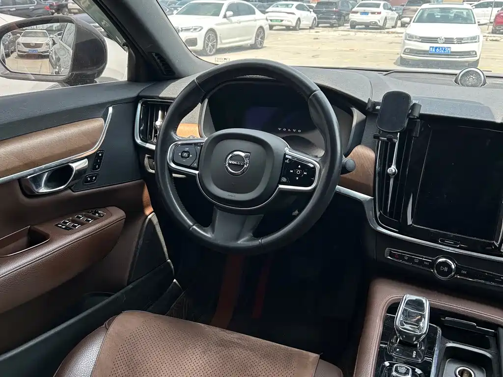 Volvo S90 2022 — фото 13