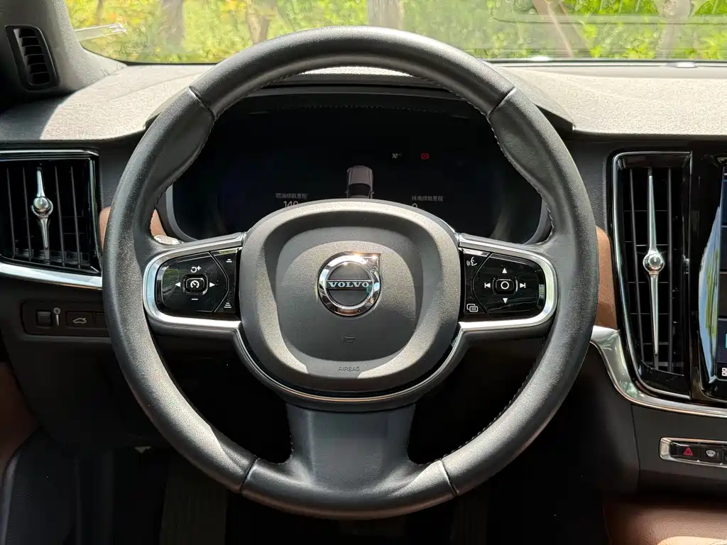 Volvo S90 PHEV 2021 — фото 16