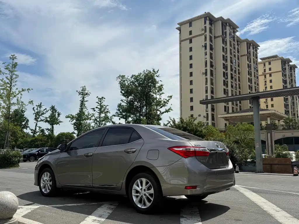 Toyota Corolla 2015 — фото 11