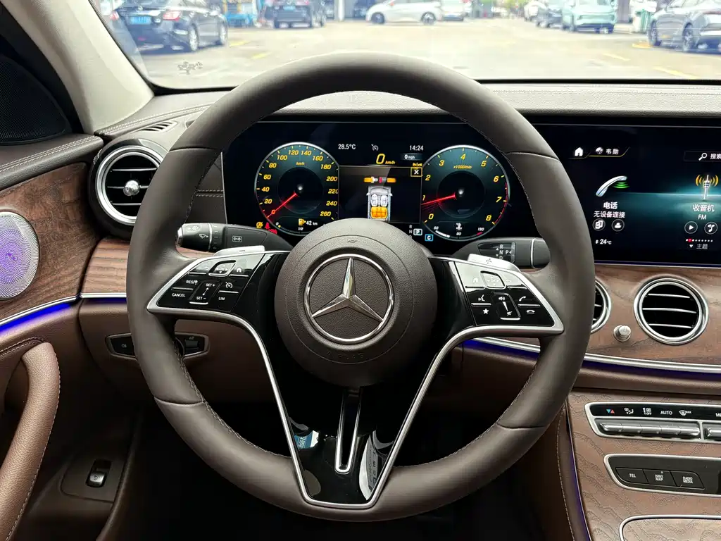 Mercedes-Benz E-Class 2023 — фото 4