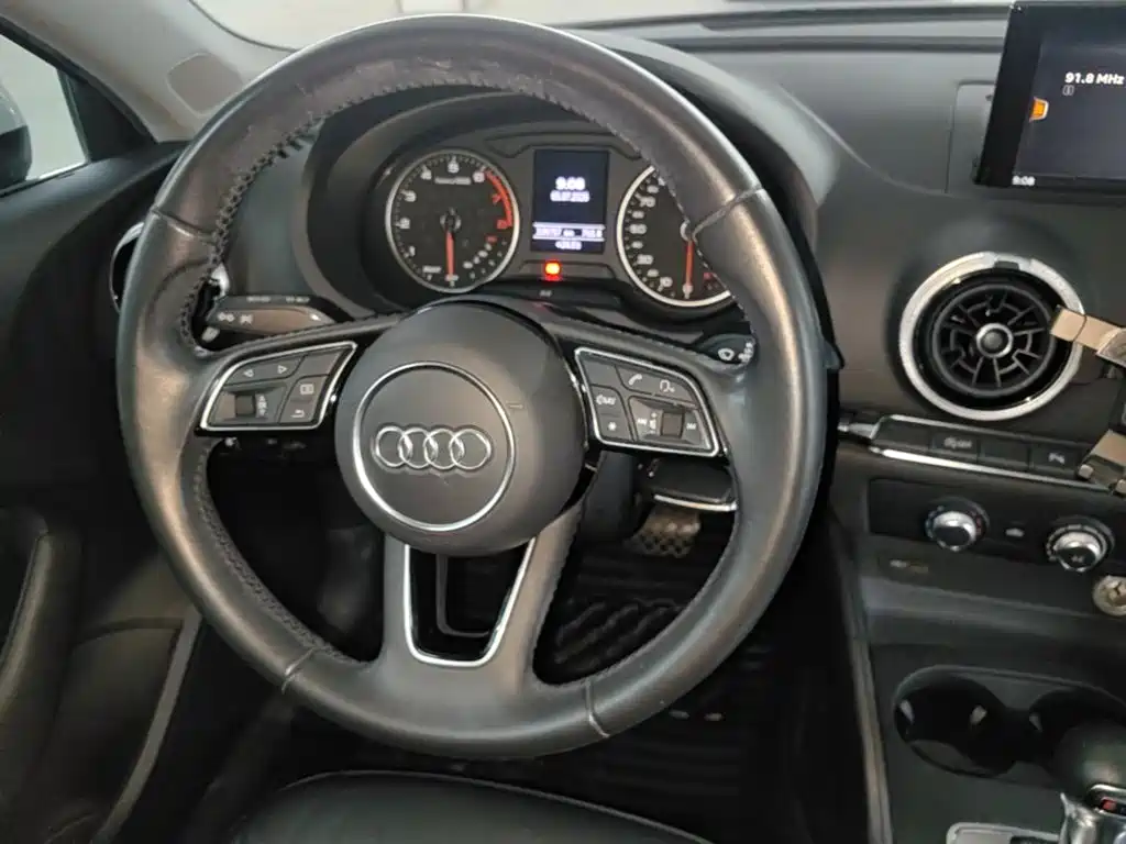 Audi A3 2018 — фото 11
