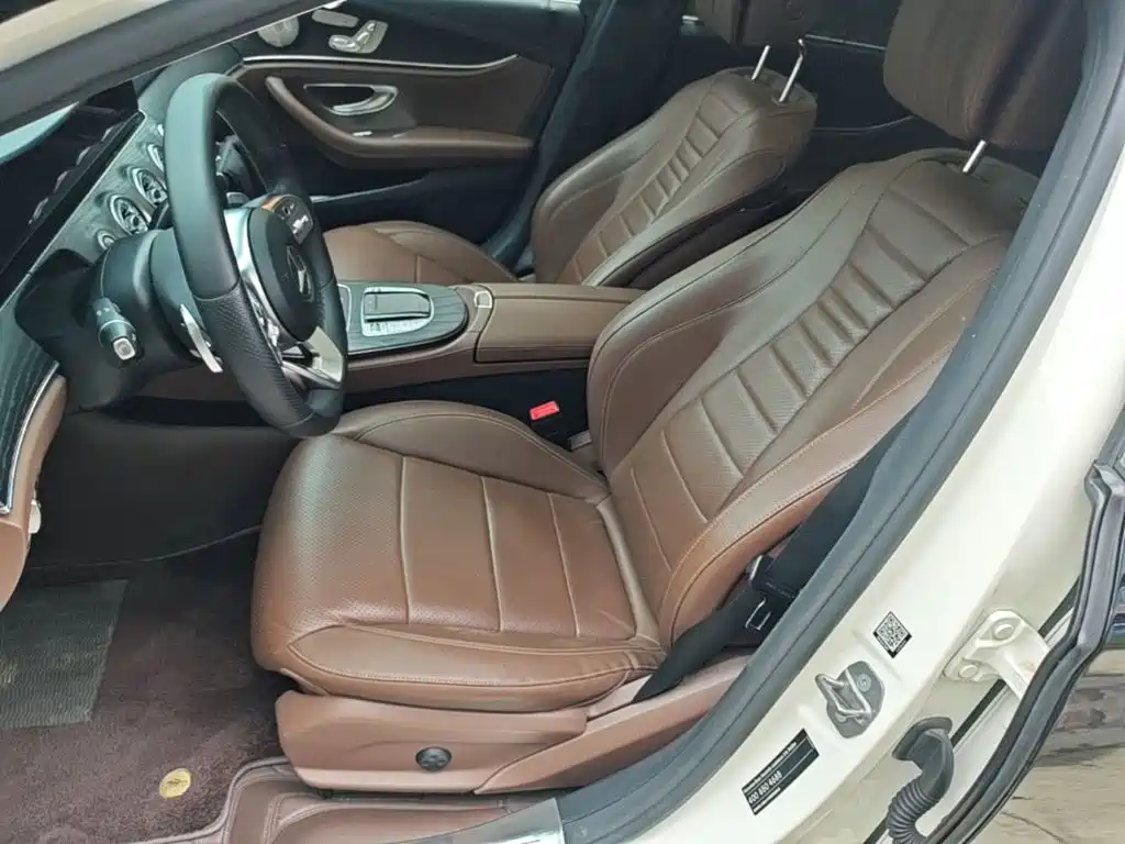 Mercedes-Benz E-Class 2019 — фото 15