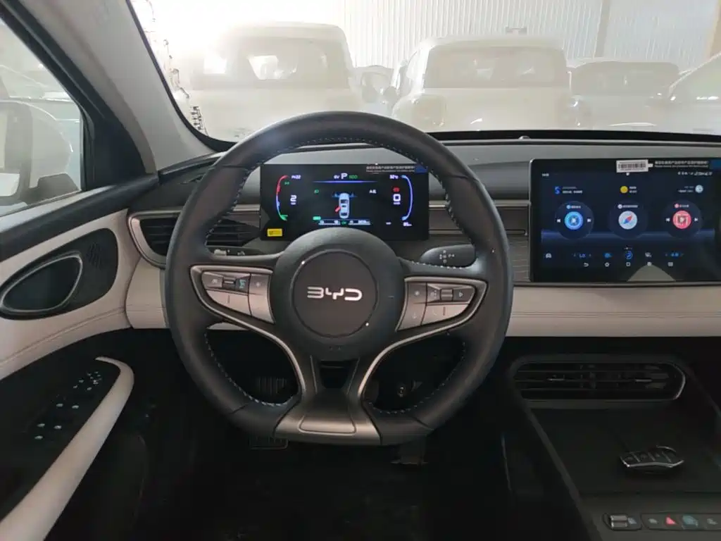 BYD Seal 05 DM-i 2026 — фото 11