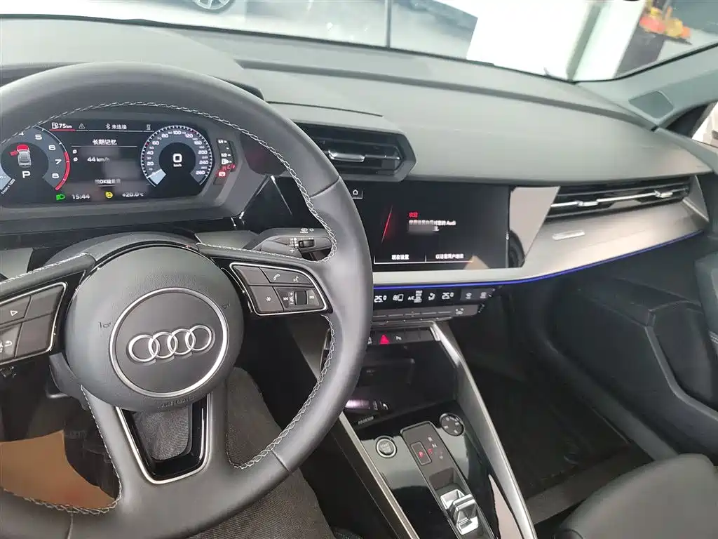 Audi A3 2025 — фото 10