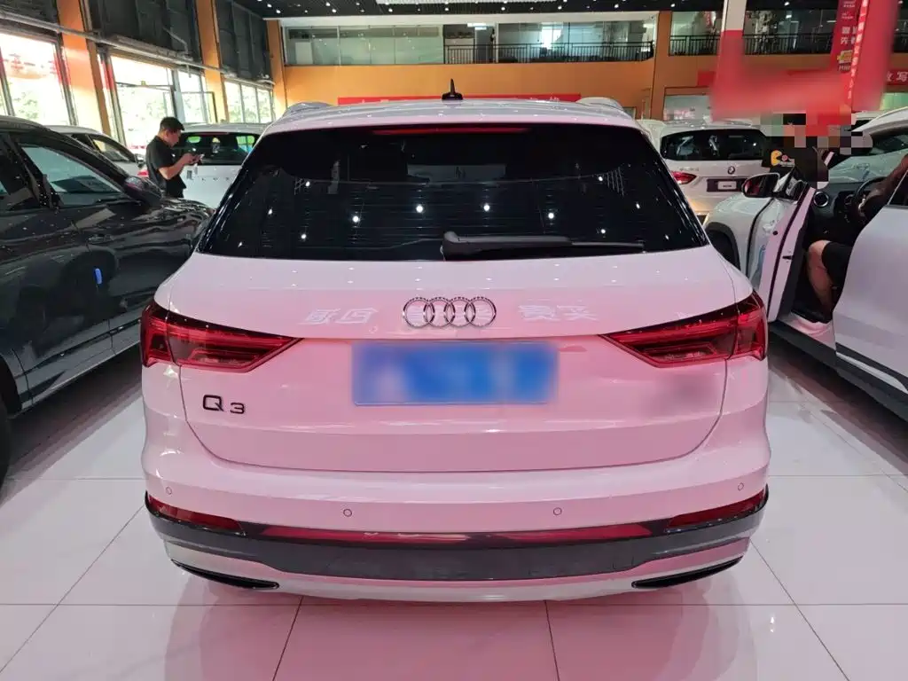 Audi Q3 2021 — фото 15