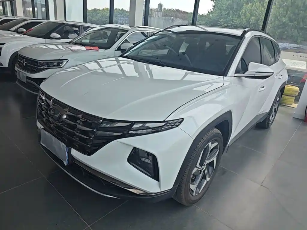 Hyundai Tucson 2023 — фото 2