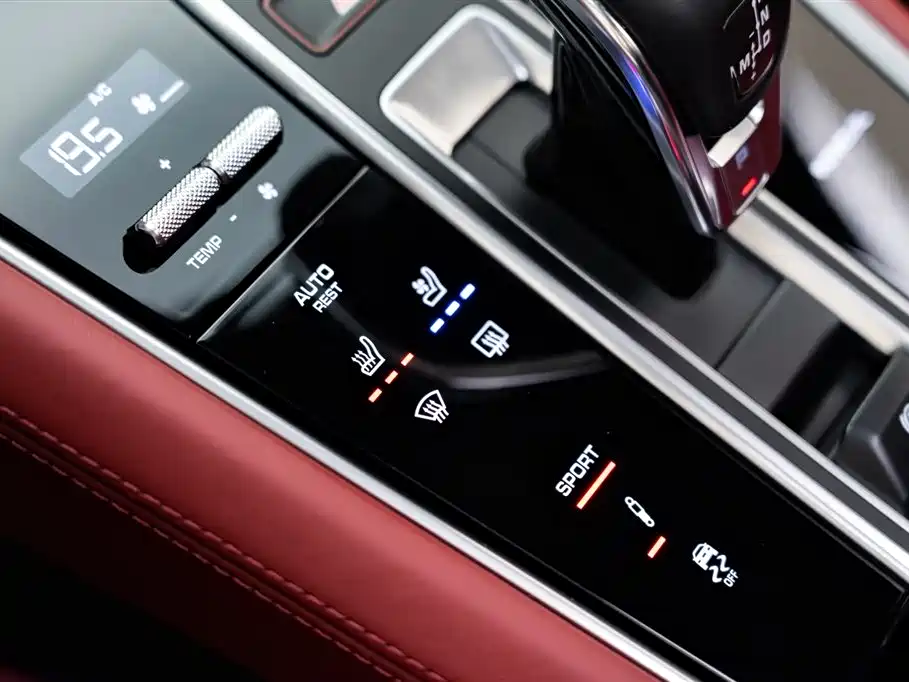 Porsche Panamera 2019 — фото 23