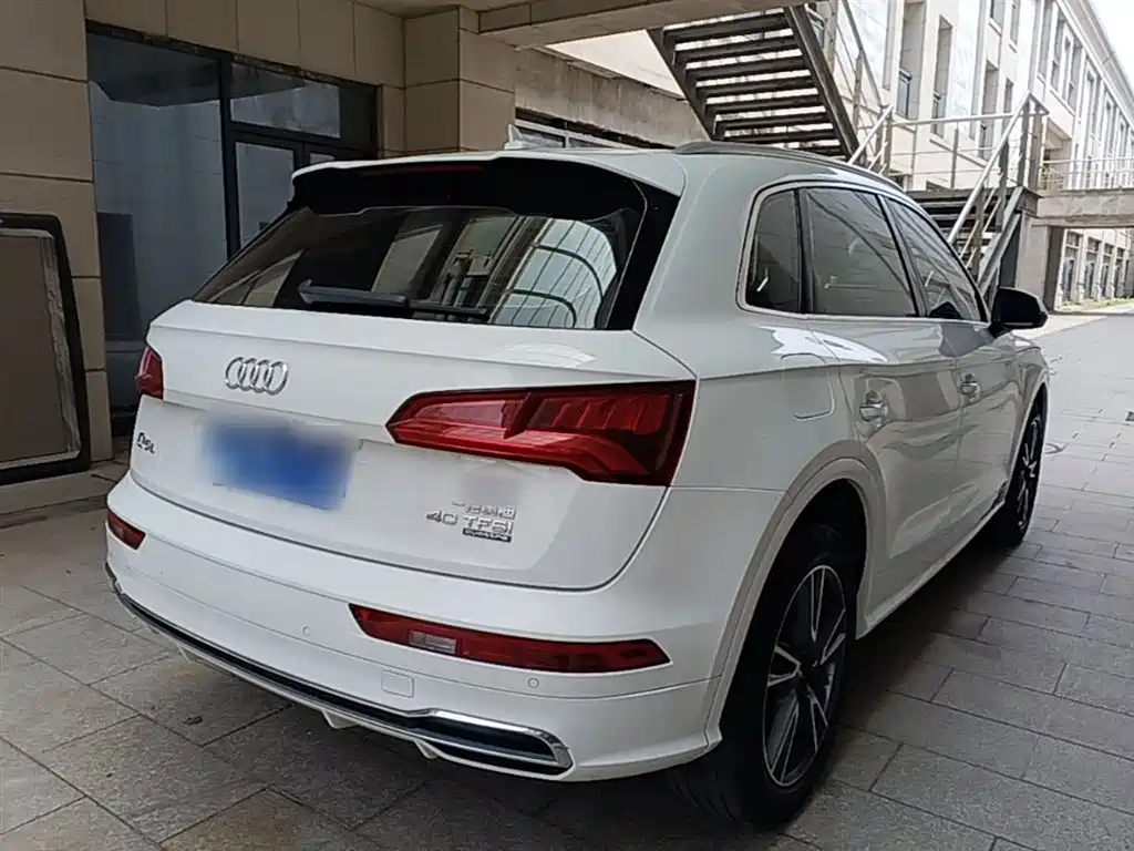 Audi Q5L 2020 — фото 7