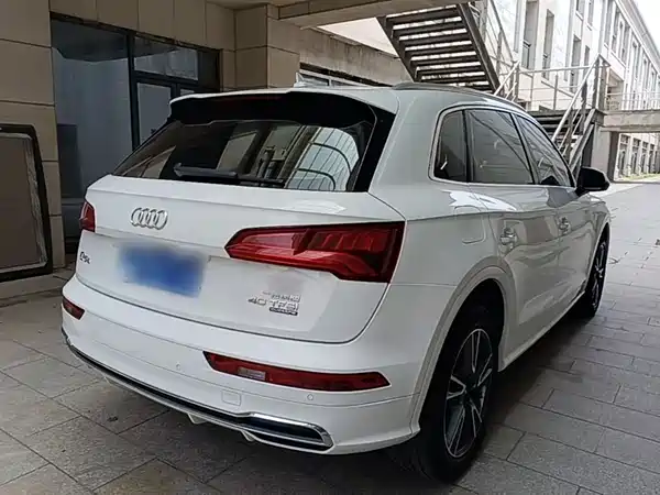 Audi Q5L 2020