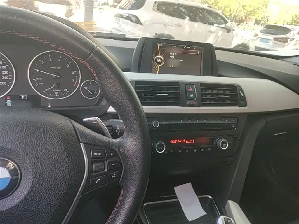 BMW 3 Series 2015 — фото 10
