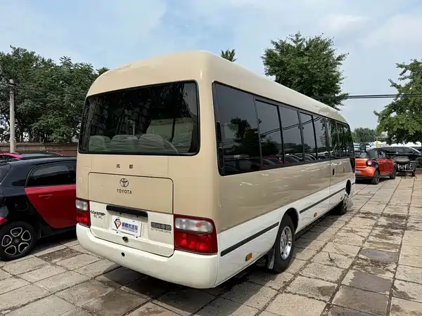 Toyota Coaster 2011