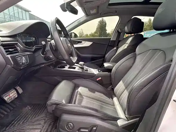 Audi A4L 2023