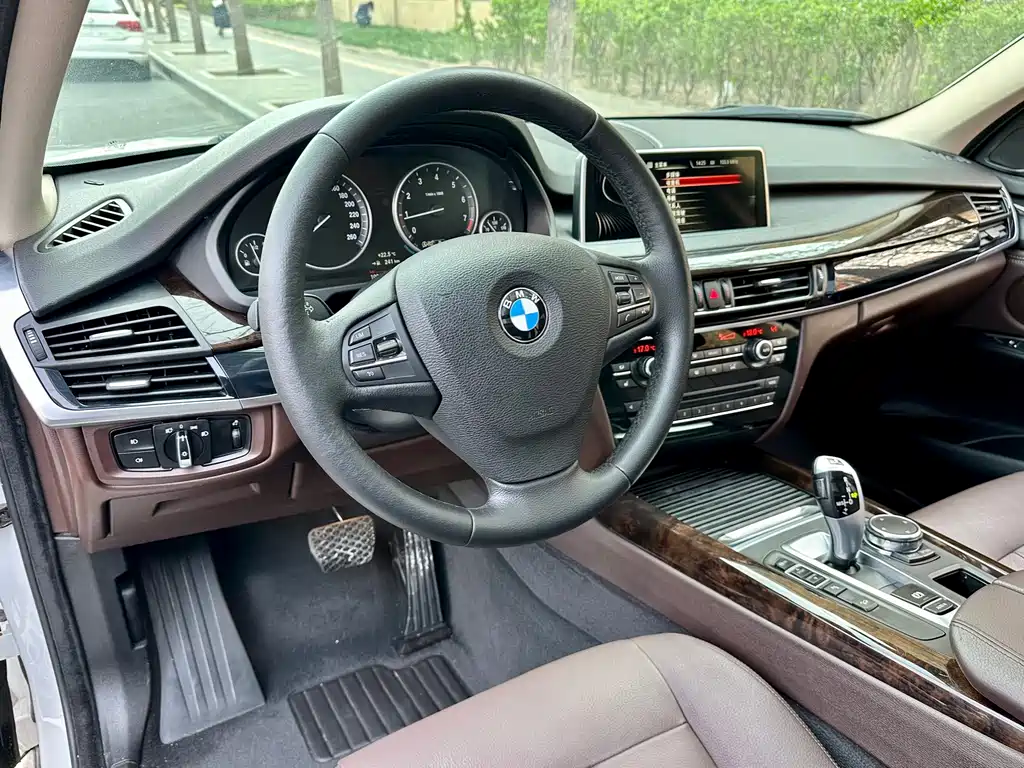 BMW X5 2016 — фото 11