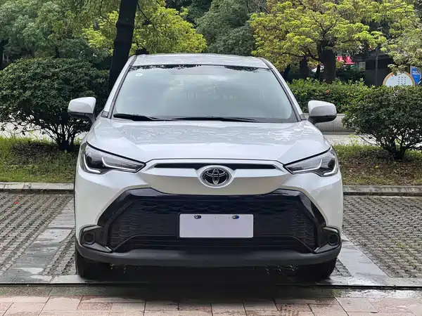 Toyota Frontlander 2024