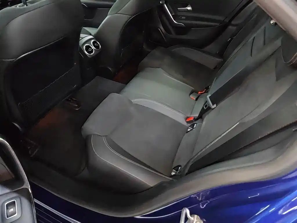 Mercedes-Benz A-Class 2020 — фото 17