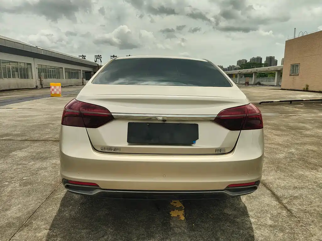 Geely Emgrand 2020