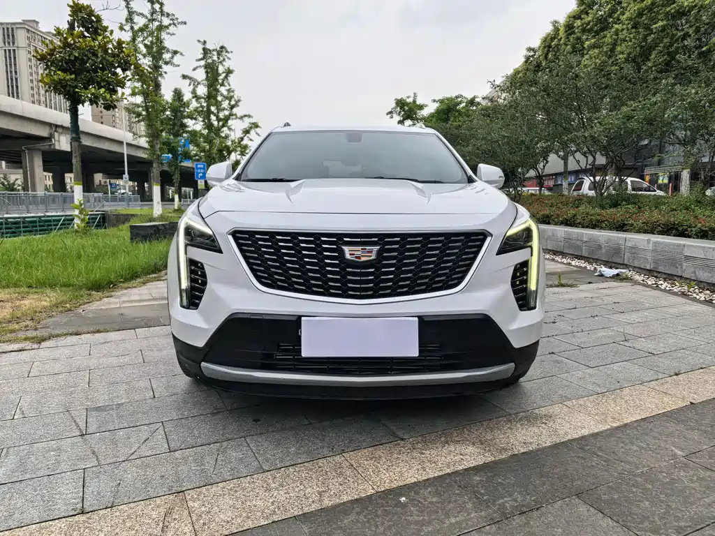 Cadillac XT4 2021 — фото 2