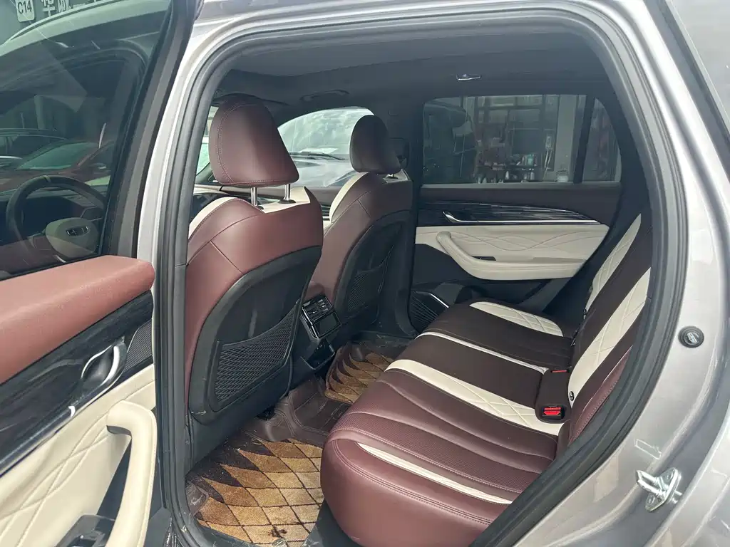 Geely Xingyue L 2022