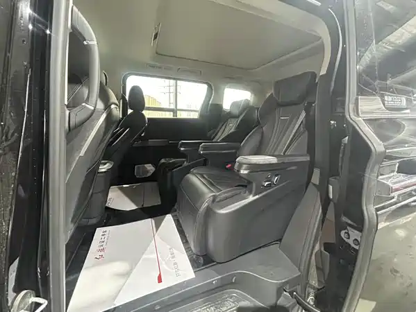 Hongqi HQ9 PHEV 2024