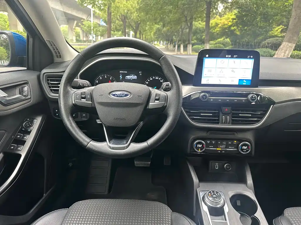 Ford Focus 2019 — фото 15