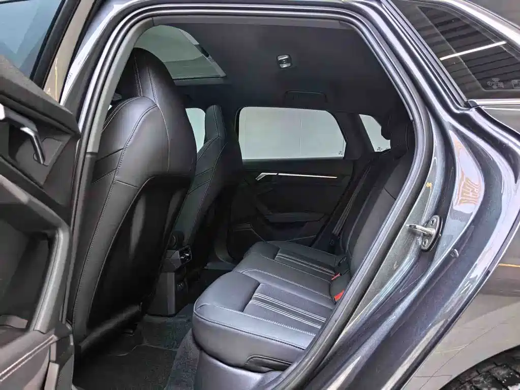 Audi A3 2023 — фото 18
