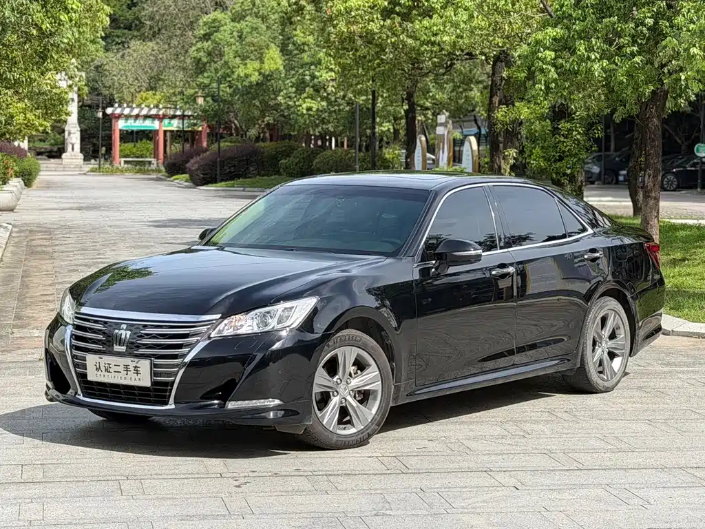Toyota Crown 2015