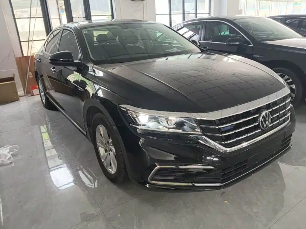Volkswagen Passat PHEV 2020 — фото 4