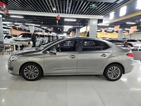 Citroën C4L 2013
