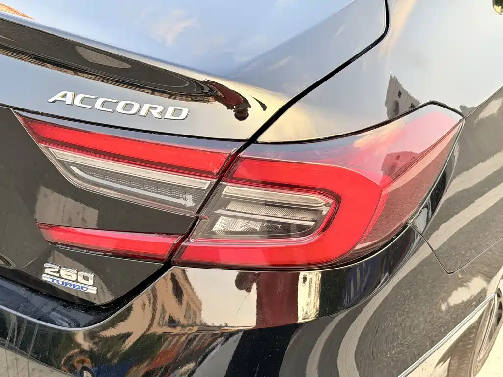 Honda Accord 2022 — фото 17
