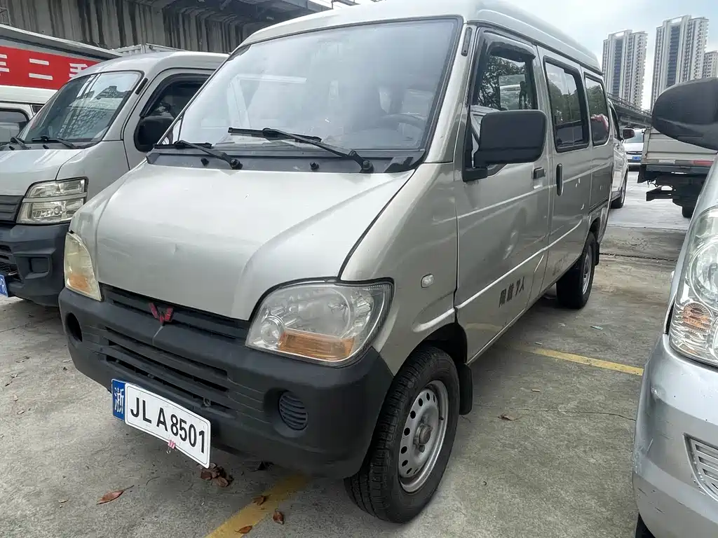 Wuling Zhiguang 2013