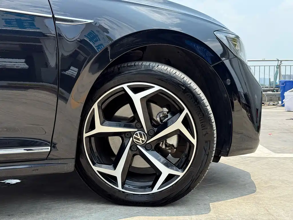 Volkswagen Passat 2024
