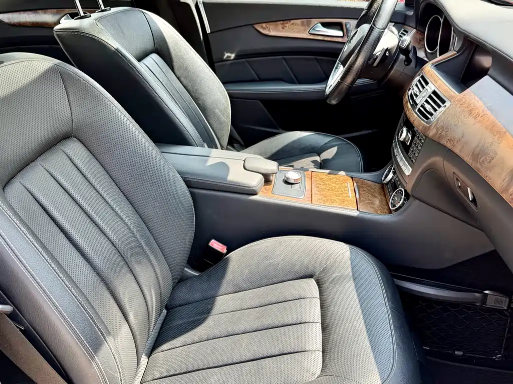 Mercedes-Benz CLS 2013 — фото 13
