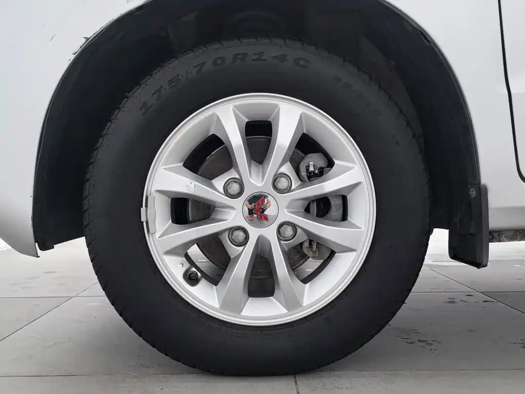 Wuling Hongguang V 2023 — фото 17