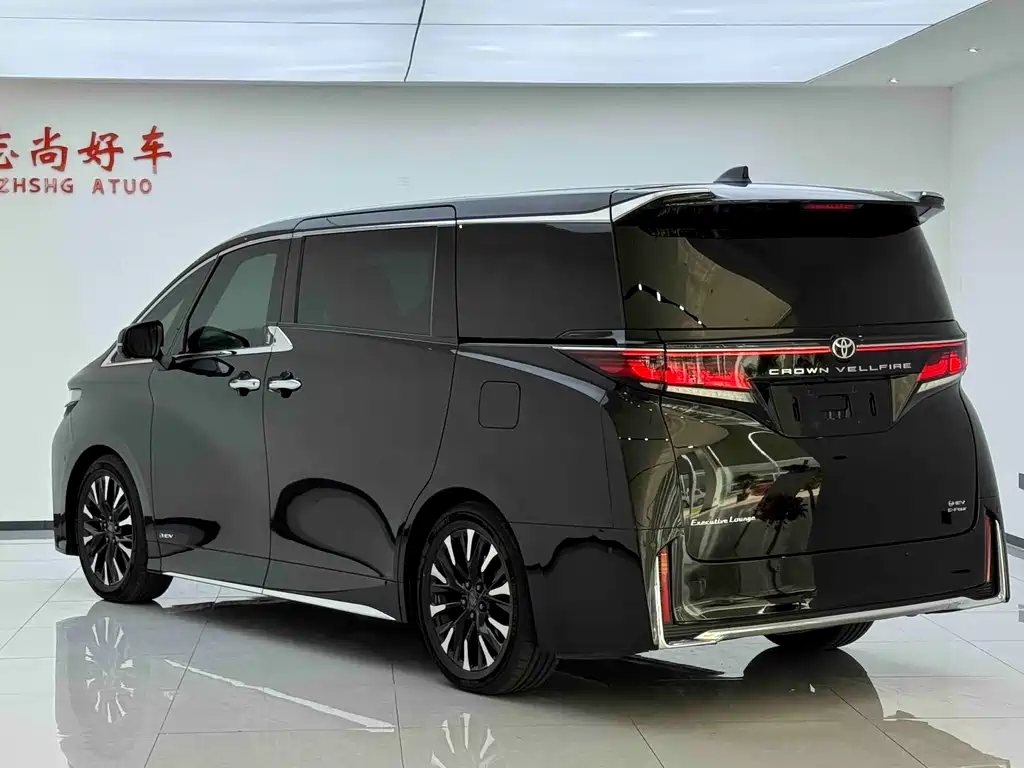 Toyota Vellfire 2024 — фото 12