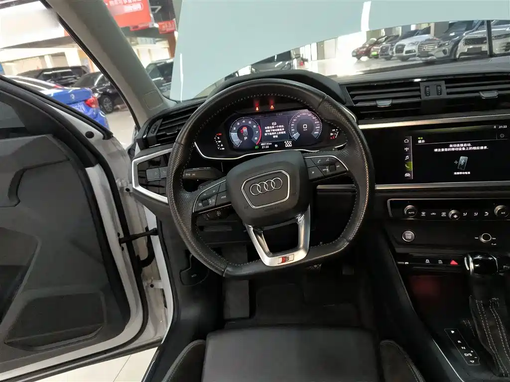 Audi Q3 Sportback 2021 — фото 11