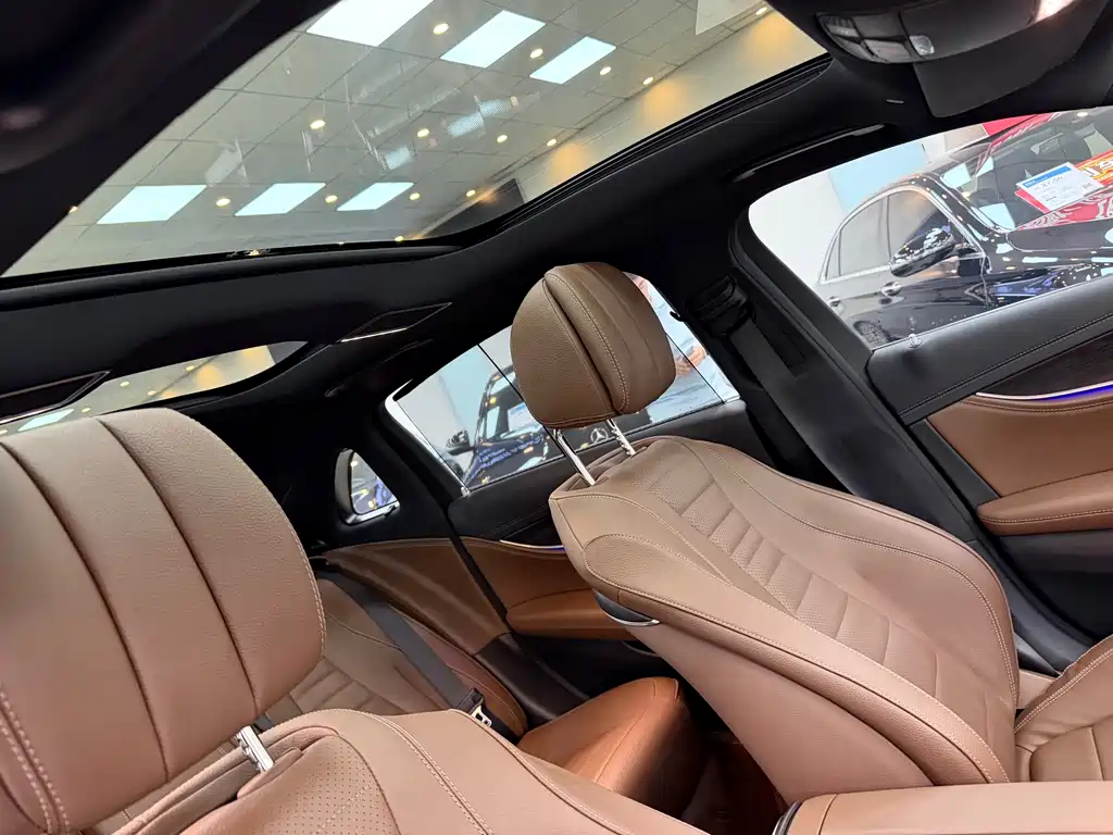 Mercedes-Benz E-Class 2022 — фото 18