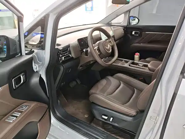 Wuling Starlight 730 New Energy 2025
