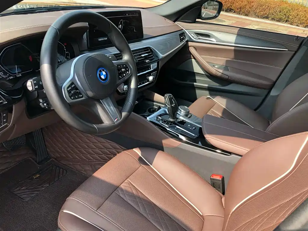 BMW 5 Series New Energy 2024 — фото 8