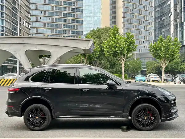 Porsche Cayenne 2011