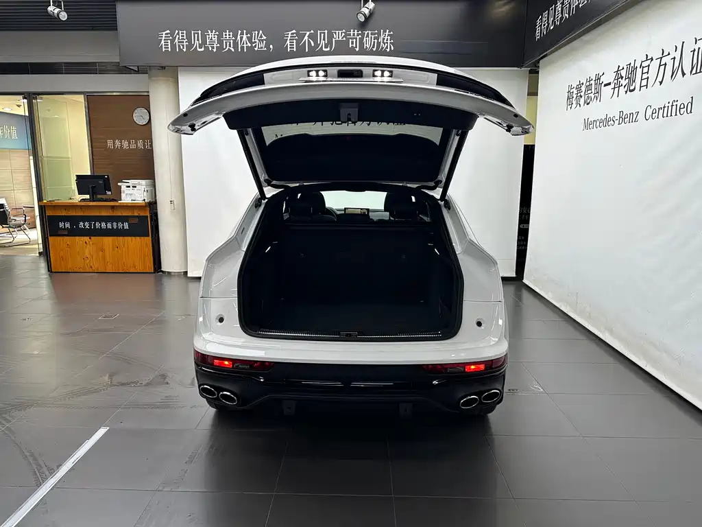 Audi Q5L Sportback 2023 — фото 8