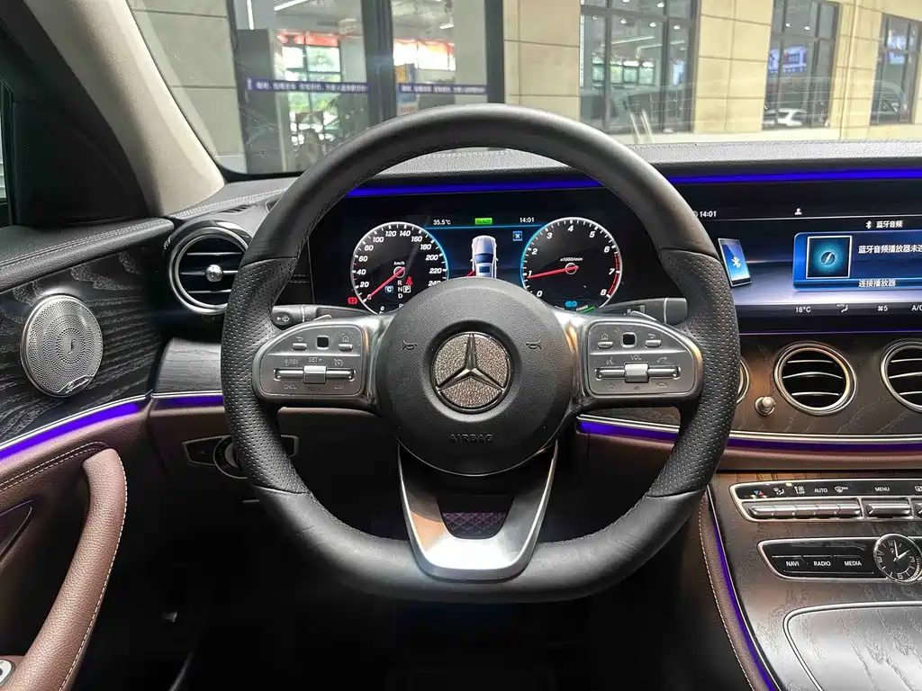 Mercedes-Benz E-Class 2019 — фото 9