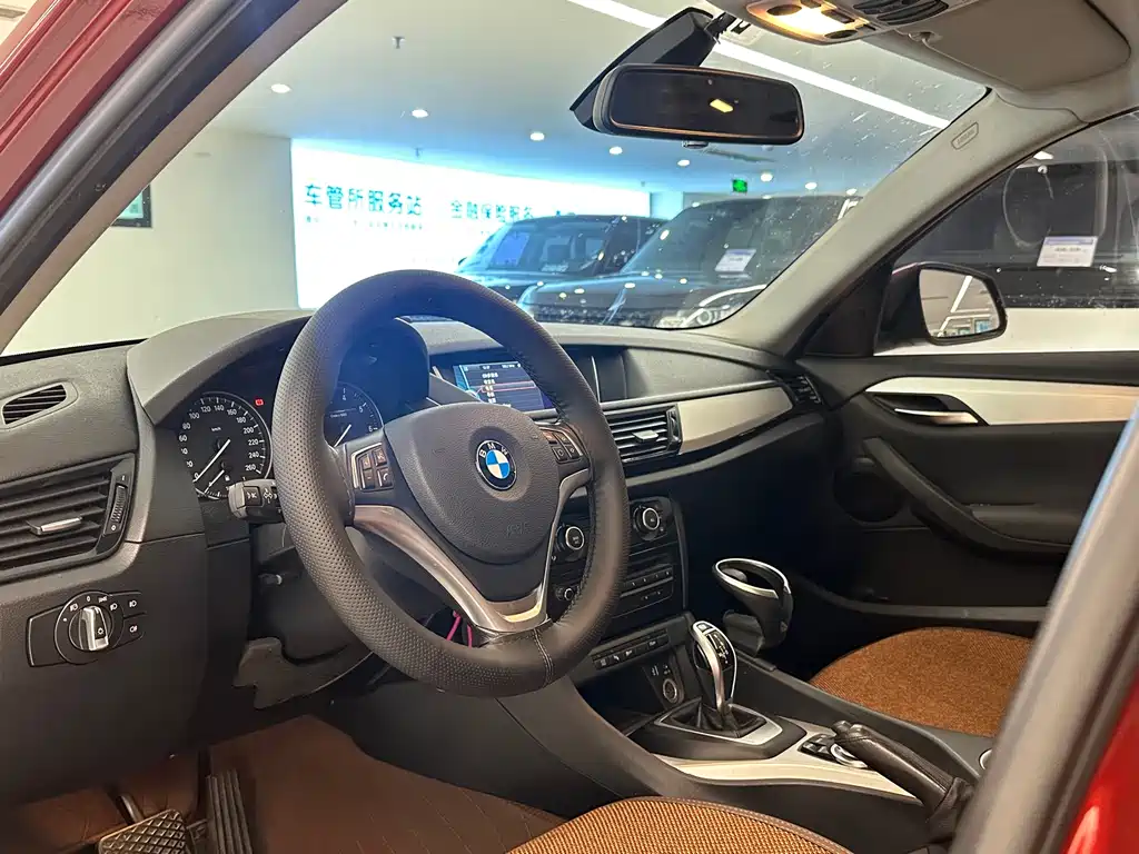 BMW X1 2015 — фото 9