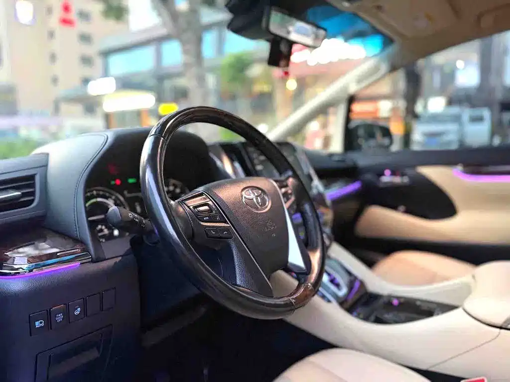 Toyota Alphard 2021 — фото 6