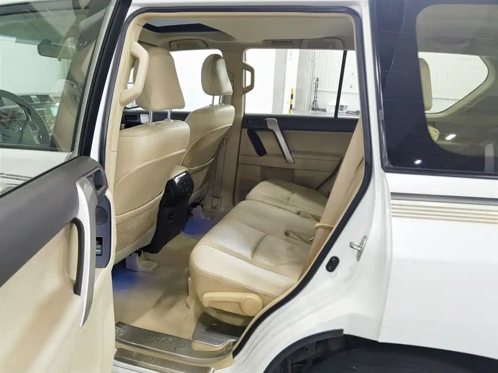Toyota Prado 2016 — фото 15