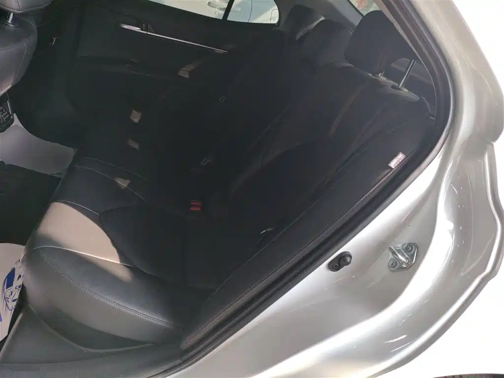 Toyota Camry 2024 — фото 17