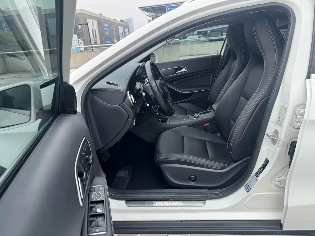 Mercedes-Benz GLA 2015 — фото 9